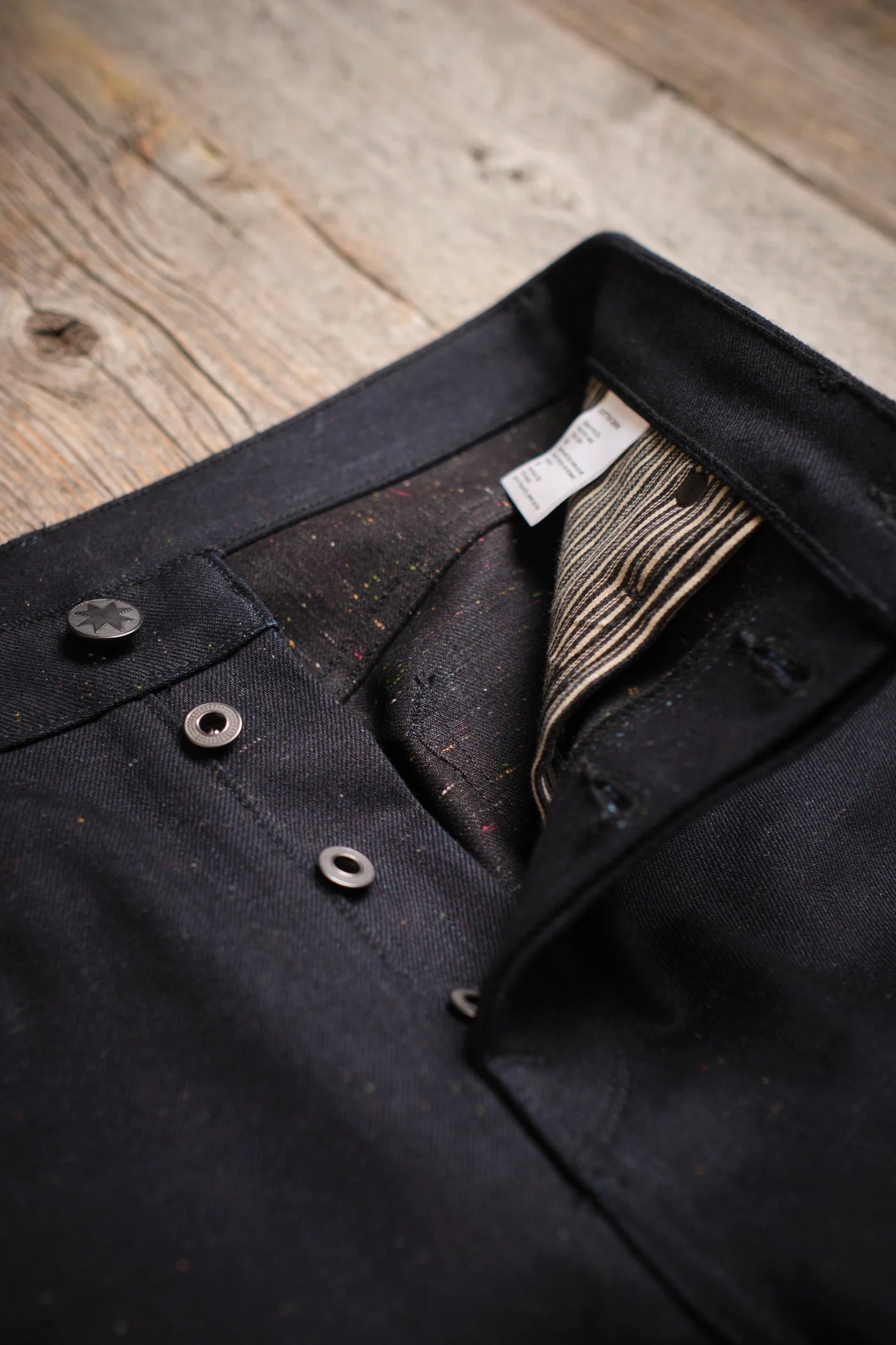 Freenote Cloth Portola Classic Taper in 14 Ounce Raw Fleck